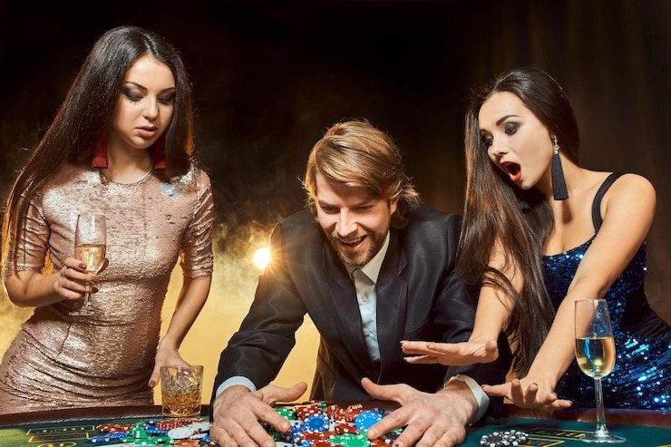 erek 83 Teen Patti new table with three cards dealt and betting interface visible